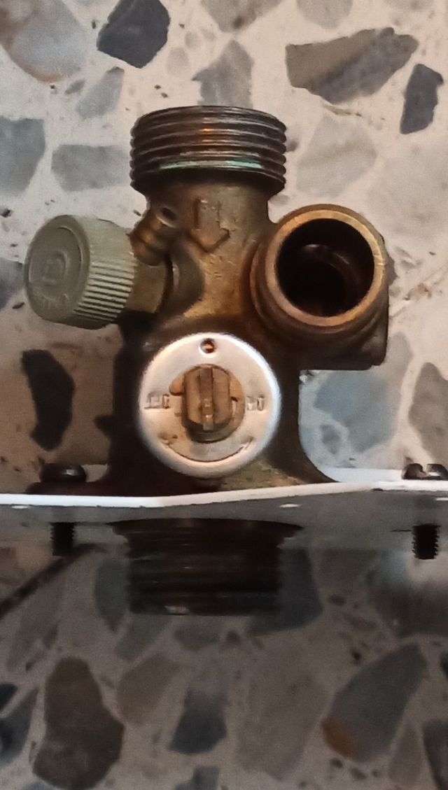 Válvula de Seguridad Saunier Duval thema f23e