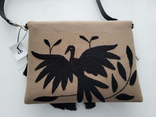 Bolso Artesanal Bordado a Mano Amor Eterno