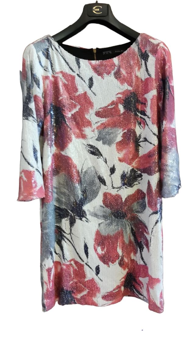 Vestido floral de lentejuelas 