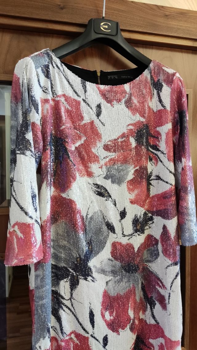 Vestido floral de lentejuelas 