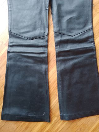 Pantalón de cuero 