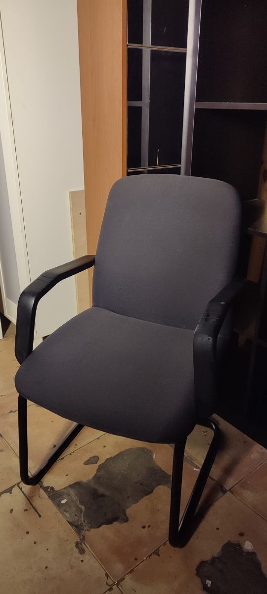 LOTE 3 SILLAS CONFIDENTE TIPO PATIN