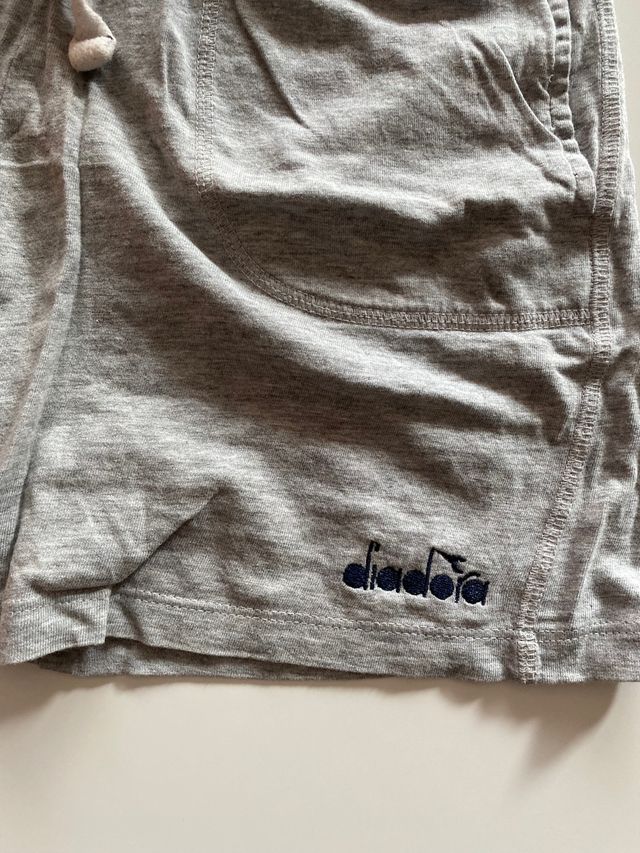 Pantaloncini grigio bambino Diadora tg. 10 anni.