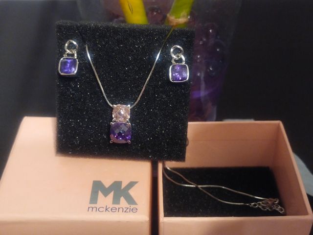 Conjunto Joyería Colgante + Pendientes mcKencie