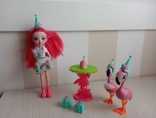 muñeca enchantimals 