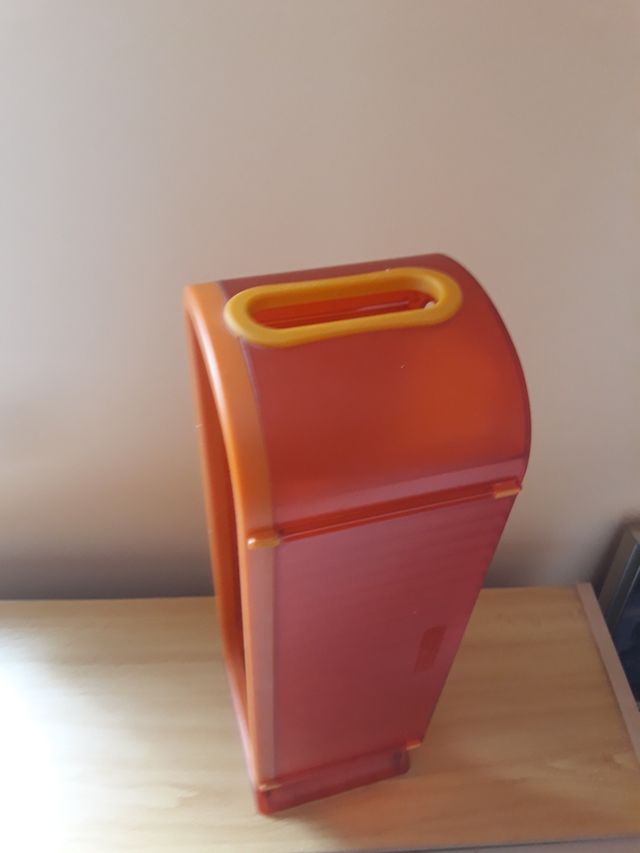 Torre para guardar CD