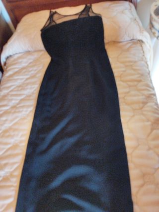 ELEGANTE vestido largo con pedrería impecable
