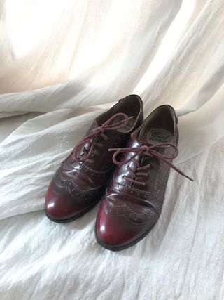 Zapato charol estilo Oxford
