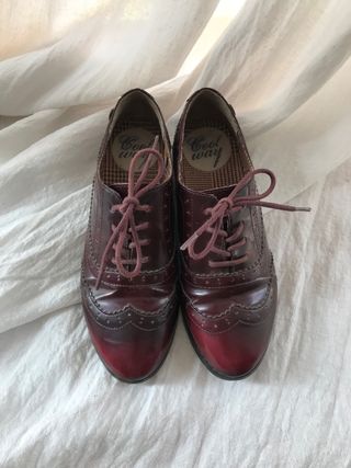 Zapato charol estilo Oxford
