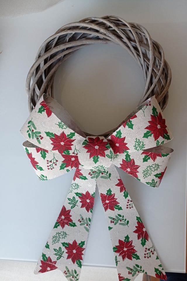 corona y lazo grande de navidad