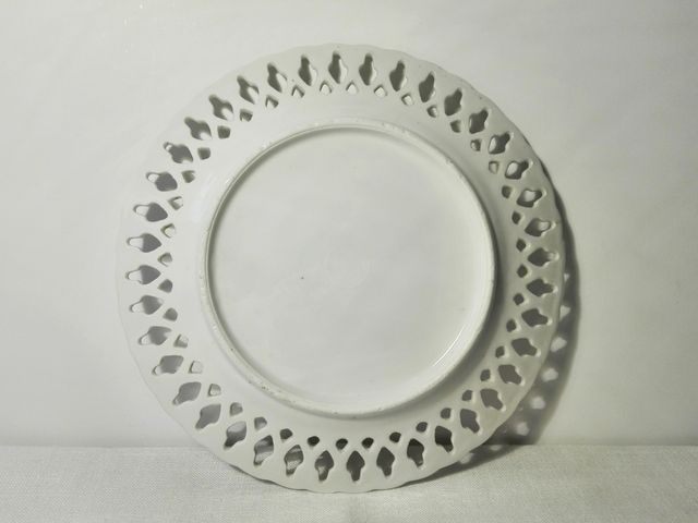 ANTIGUO PLATO PORCELANA CALADA