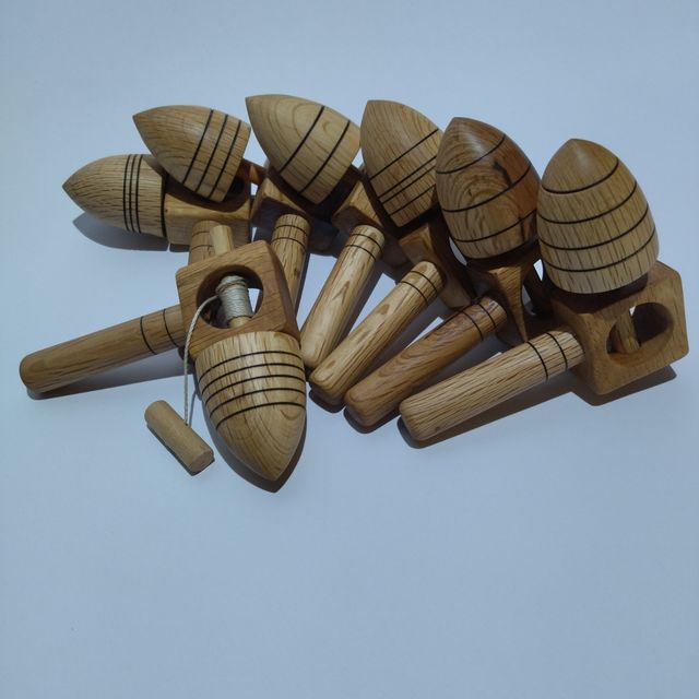 Baldufes artesanals. Peonzas artesanales