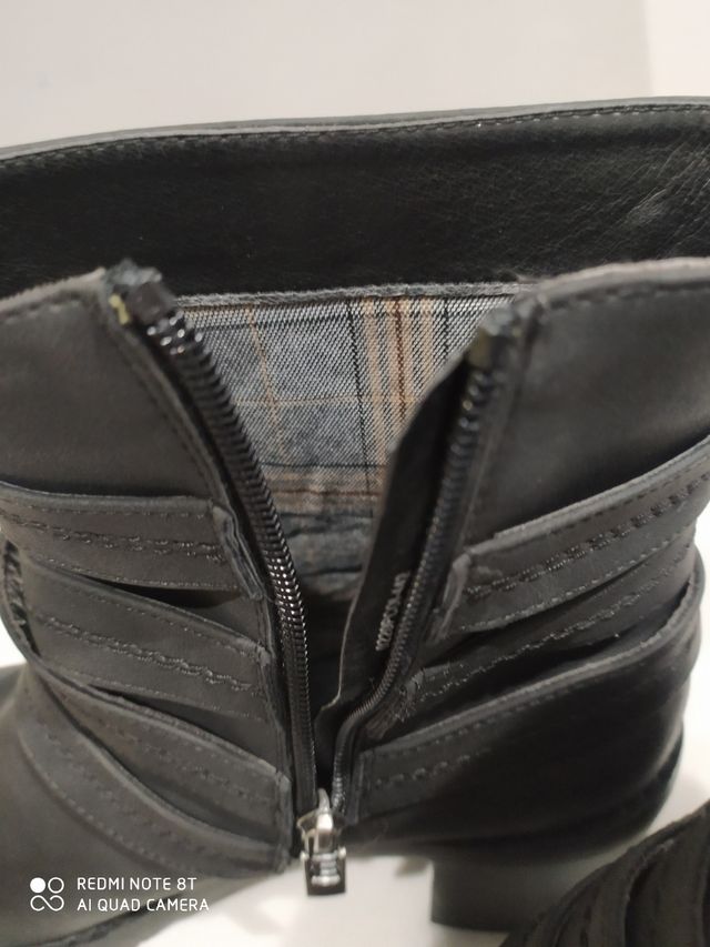 Botas gris ceniza-negras