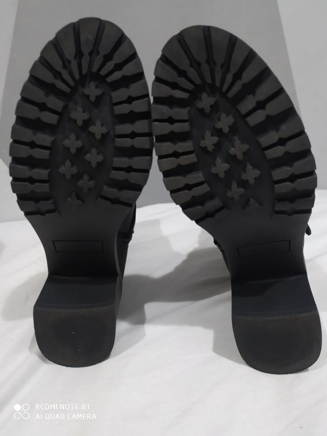 Botas gris ceniza-negras