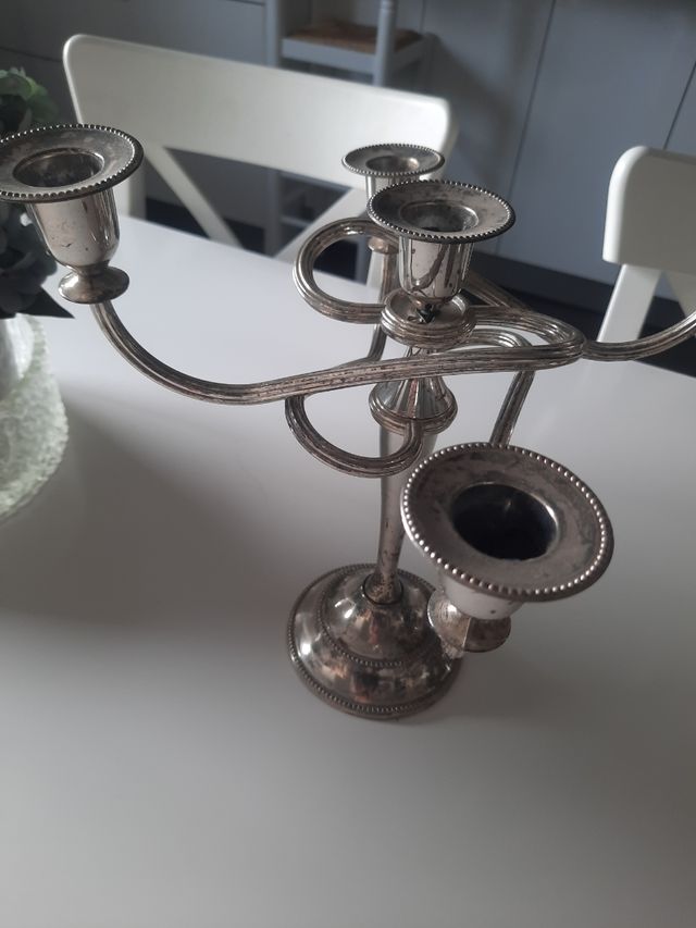 2 CANDELABROS