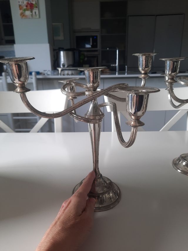 2 CANDELABROS