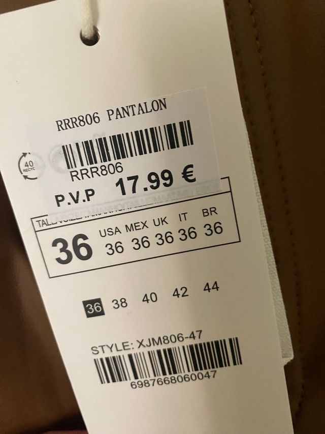 Pantaloni effetto pelle