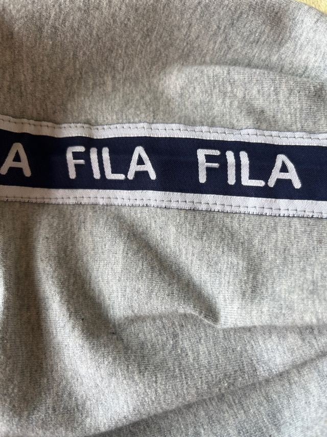 Leggins grises de Fila.