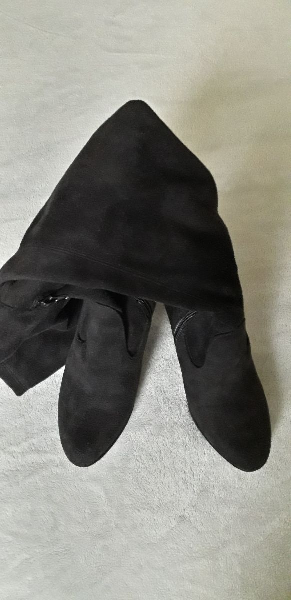 Stivali sopra il ginocchio scamosciati