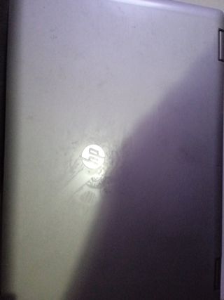 ordenador HP para piezas con cargador original