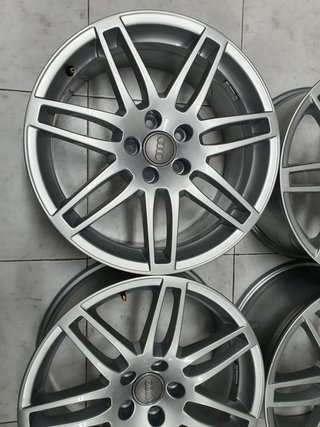 Llantas Audi  NEW RS4 20" originales 5x112