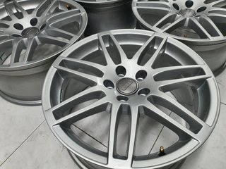 Llantas Audi  NEW RS4 20" originales 5x112