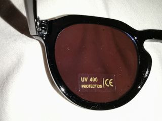 Gafas de sol de estilo clásico. NUEVO sin usar.