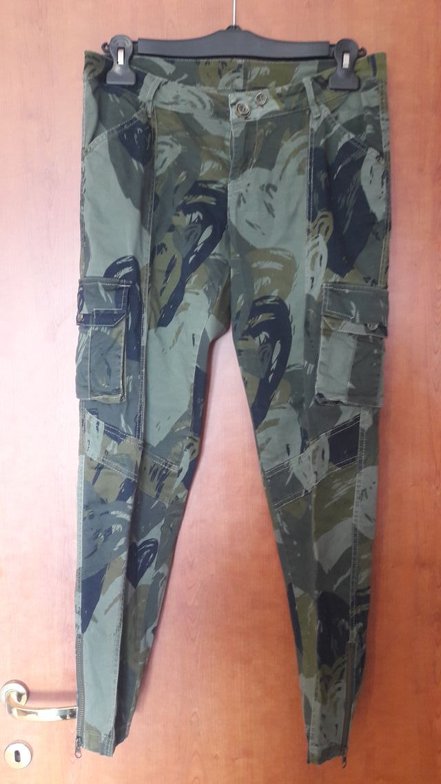 Pantaloni mimetici