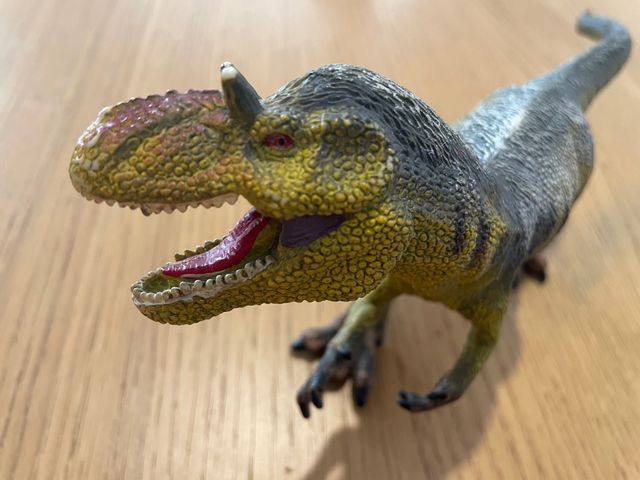 Dinosauro (9)