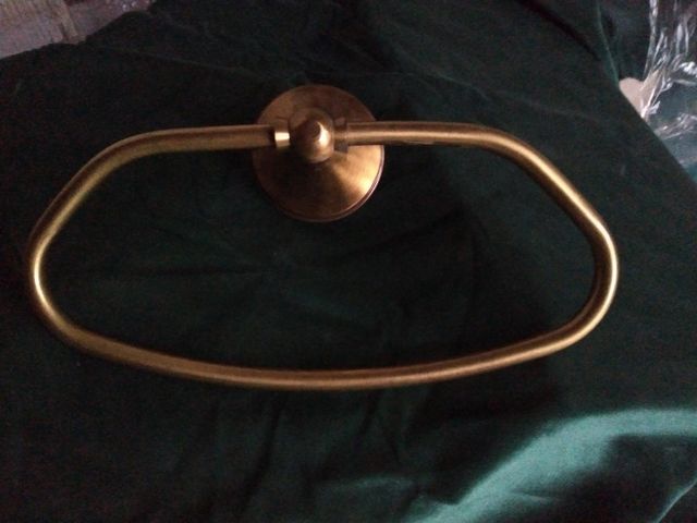 toallero 26 cm bronce