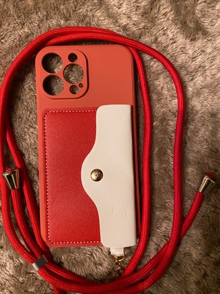 Funda IPhone 13 Pro Max con cuerda
