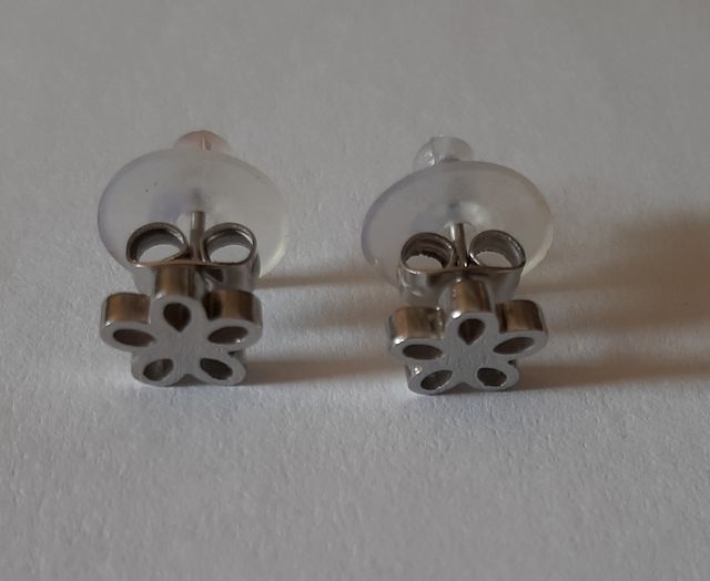 Pendientes flor de acero