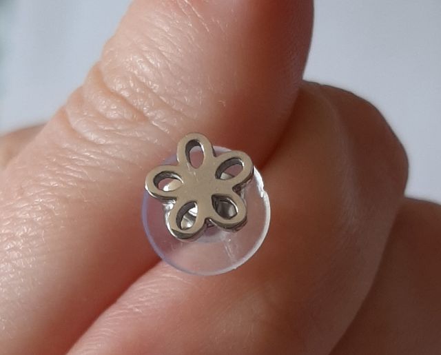 Pendientes flor de acero
