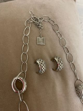 Collar y pendientes de Pertegaz 