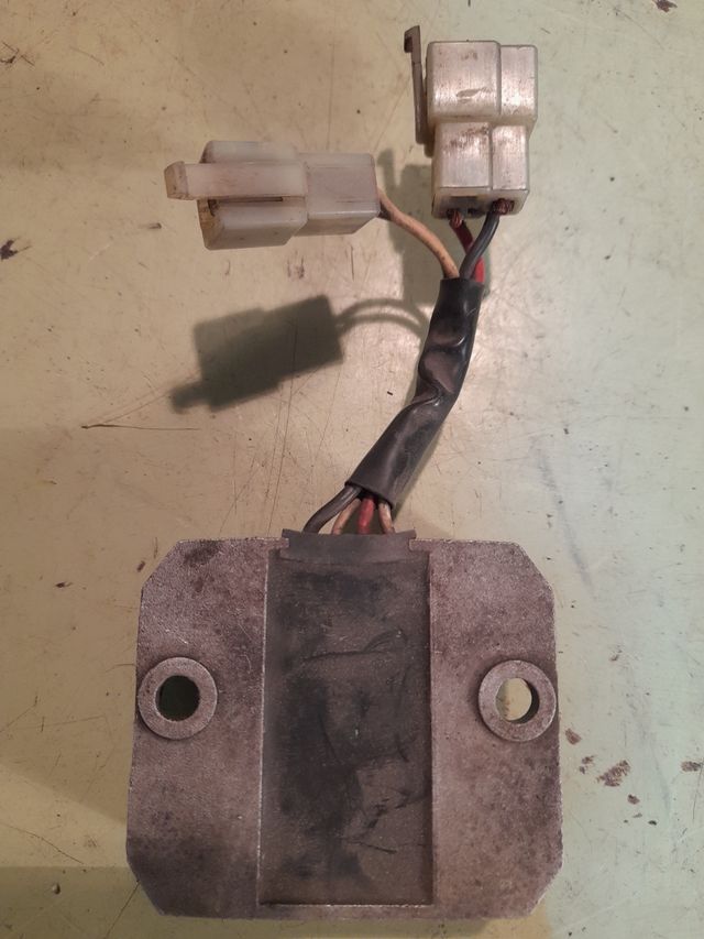 Regolatore di corrente Yamaha SR250