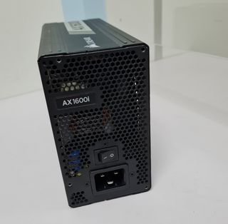 Fuente De Alimentación CORSAIR ATX AX1600i 
