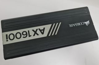 Fuente De Alimentación CORSAIR ATX AX1600i 