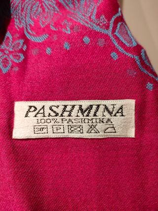 Pashmina rosa fucsia y azul.