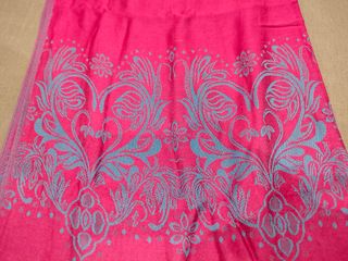 Pashmina rosa fucsia y azul.