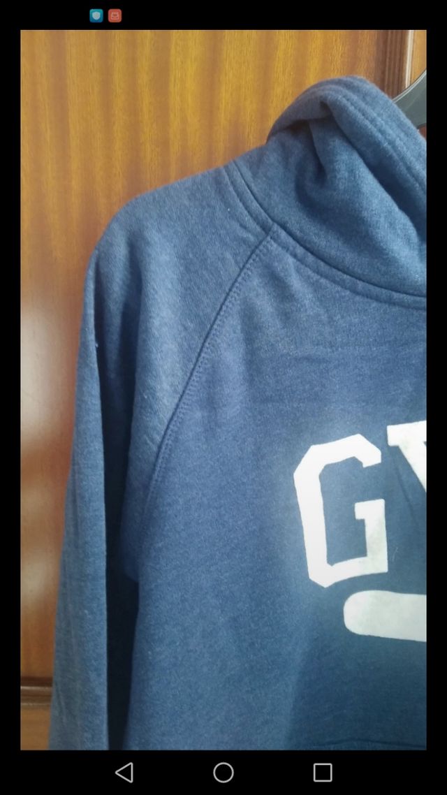 Sudadera de color azul