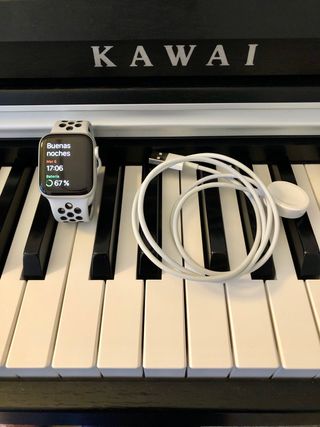Apple Watch Nike+ series 4 (100% batería)