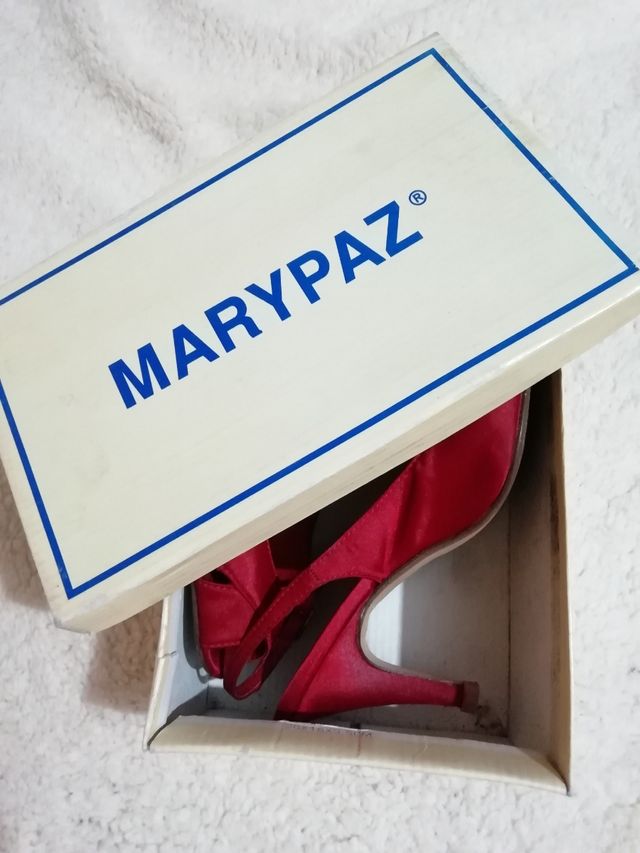 Sandalia roja tacón raso