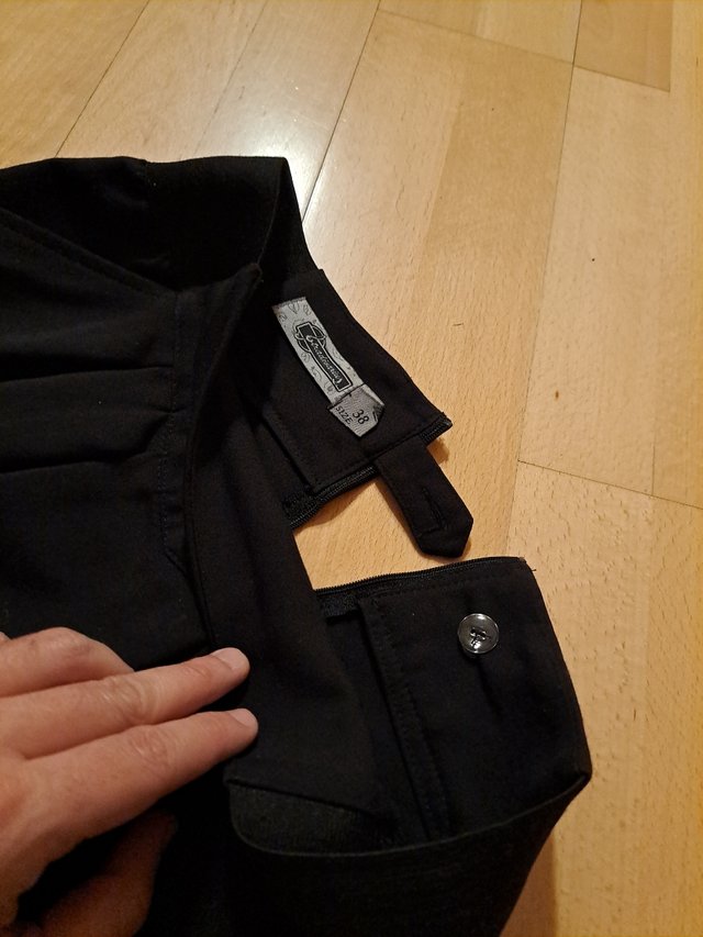Falda negra talla 38 stradivarius