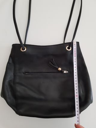 Bolso negro de piel auténtica 