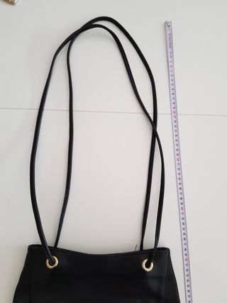 Bolso negro de piel auténtica 