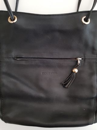 Bolso negro de piel auténtica 