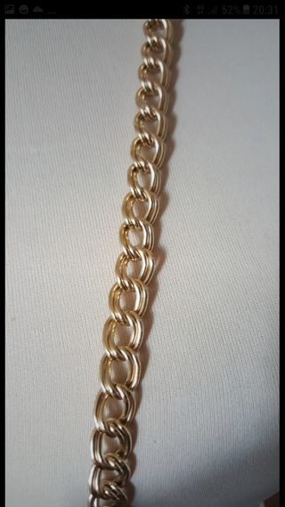 Collana lunga con medaglione tipo cammeo 