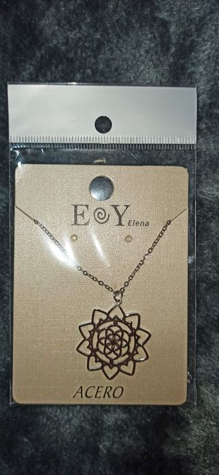Mandala colgante con cadena. Nuevo. Acero 