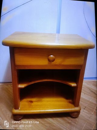 Mesita de noche, madera de pino