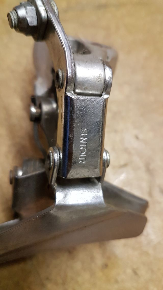 Deragliatore anteriore Sontour